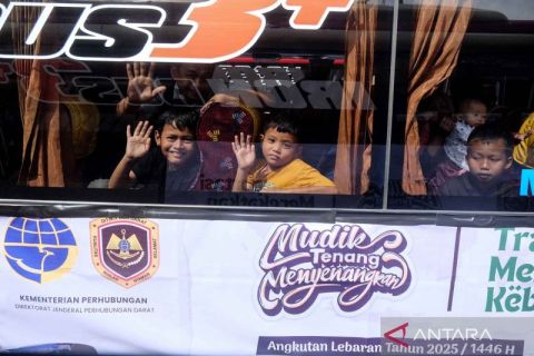 Pemberangkatan Mudik Balik Gratis Kemenhub di Terminal Tirtonadi Solo