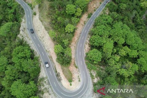 Tingkatkan jalan desa untuk buka akses pasar dan kunjungan wisata