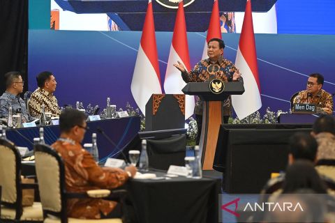 Sarasehan ekonomi nasional di tengah gelombang perang tarif perdagangan