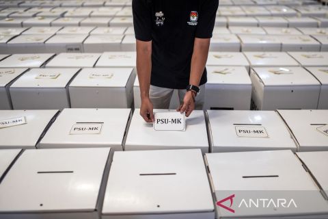 Pengepakan logistik pemungutan suara ulang Pilkada Kabupaten Serang