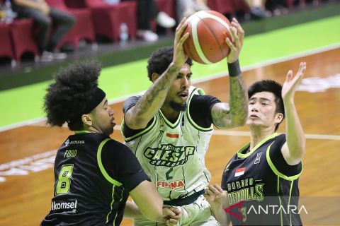 IBL 2025: Borneo Hornbills kalahkan tuan rumah Pacific Caesar Surabaya dengan skor 97-96