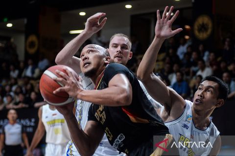 IBL 2025: Tuan rumah Dewa United Banten libas Prawira Bandung 94-87