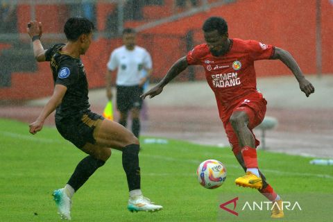 Liga 1: Semen Padang FC kalahkan tamunya PSIS Semarang dengan skor 3-2.