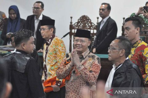 Mantan Gubernur Bengkulu mulai disidangkan terkait gratifikasi pemenangan Pilkada 2024