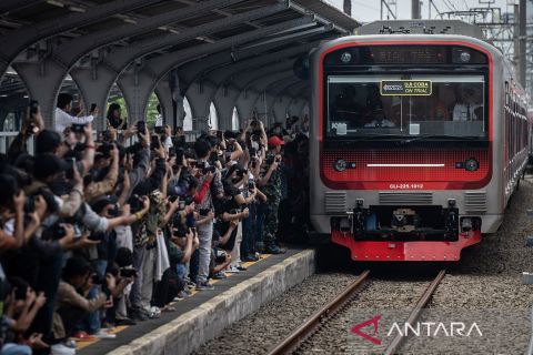 Napak tilas perayaan 100 tahun operasional KRL di Indonesia