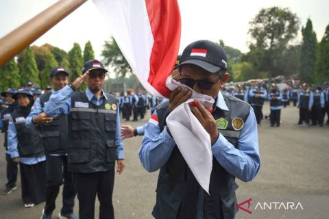 Ratusan petugas haji Indonesia diberangkatkan ke Tanah Suci