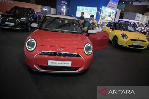 PEVS 2025 tampilkan berbagai merek kendaraan listrik, incar transaksi Rp450 Miliar