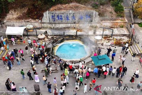 Pengembangan wisata sumber panas bumi di Tengchong, Provinsi Yunnan