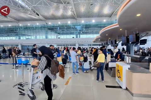 20.000 orang padati arus balik di Bandara SAMS Sepinggan Balikpapan