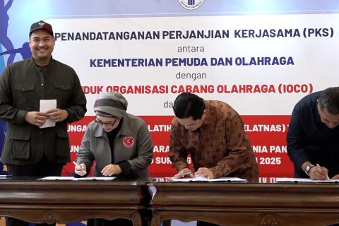 Kemenpora serahkan Rp407 miliar lebih untuk pelatnas 13 cabor
