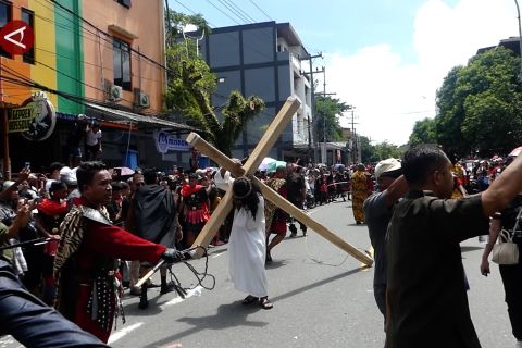 Prosesi jalan salib diharapkan beri pesan damai bagi masyarakat Maluku