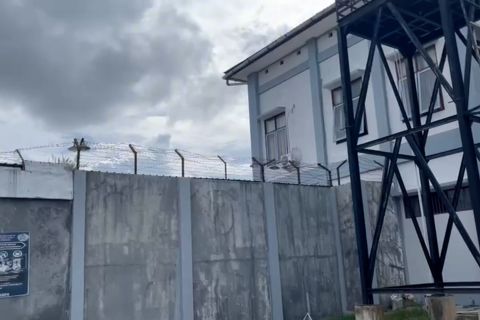 Bongkar tembok pakai sendok, tujuh narapidana Lapas Sorong kabur