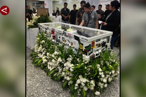 Sejumlah musisi beri penghormatan terakhir bagi Ricky Seringai