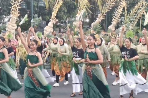 Solo Menari 2025 serukan isu lingkungan saat rayakan Hari Tari Sedunia