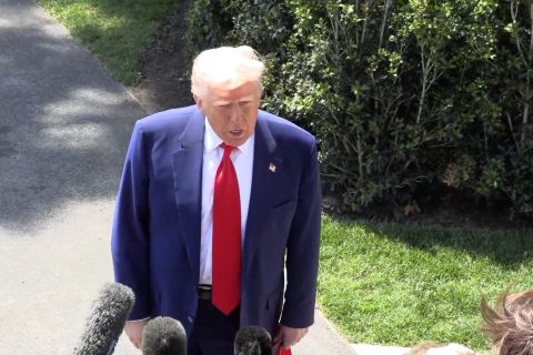 Trump longgarkan tarif impor suku cadang mobil