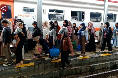 Penumpang kereta arus balik Lebaran 2025 Daop 9 Jember naik 6 persen
