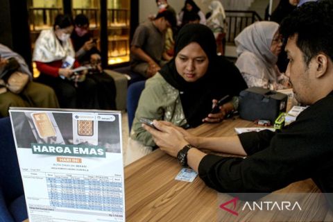 Harga emas Antam hari ini Kamis naik Rp8.000 ke angka Rp1,923 juta/gram