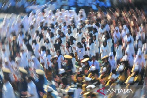 Semangat Hardiknas di Kudus, siswa tampilkan seni budaya dan senam bersama