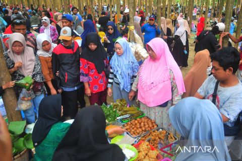 Pasar unik di hutan jati, digelar setiap Minggu Legi untuk dukung ekonomi warga