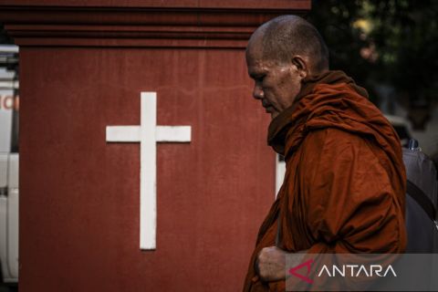 Tempuh perjalanan spiritual Thudong, 36 biksu singgah di Gereja St Antonius Padua Kendal untuk bermalam