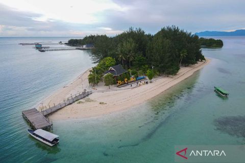 Begini keindahan Pulau Bokori sebagai objek wisata di penyangga Taman Nasional Wakatobi