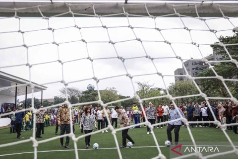 FIFA bangun lapangan sepak bola mini di 11 negara termasuk Indonesia