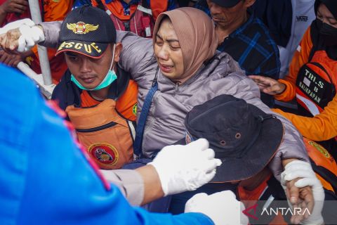 Pencarian korban kapal tenggelam di Perairan Penajam Paser Utara