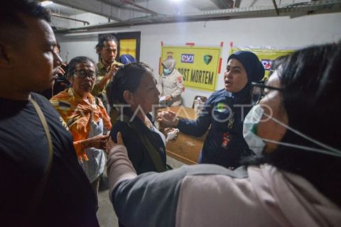 Penjemputan jenazah korban kecelakaan bus ALS