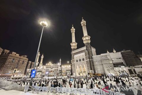 Suasana di Masjidil Haram jelang puncak haji 2025