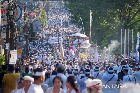 Masyarakat Desa Adat Jimbaran laksanakan upacara Masupati Sesuhunan Ida Bhatara Dewa Ayu