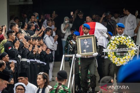 Tokoh pencak silat Eddie Mardjoeki Nalapraya wafat
