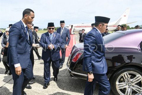 FOTO - Prabowo Subianto tiba di Brunei Darussalam