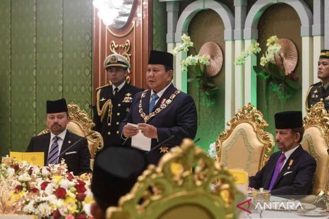 Presiden Prabowo Subianto terima bintang kebesaran dari Sultan Brunei Darussalam Hassanal Bolkiah