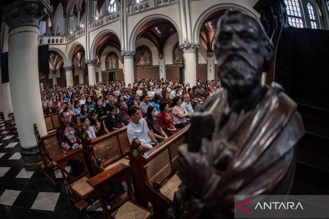 Umat Katolik gelar misa untuk ungkapan syukur atas terpilihnya Paus Leo XIV