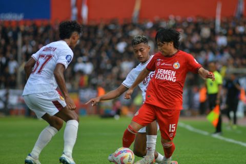 Semen Padang FC belum aman setelah ditahan imbang Persik 1-1