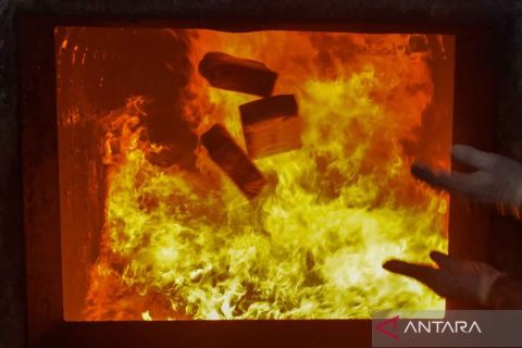 Bareskirm Polri musnahkan barang bukti 319 kg sabu-sabu dengan cara dibakar
