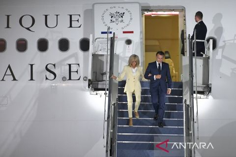 Presiden Macron tiba di Indonesia