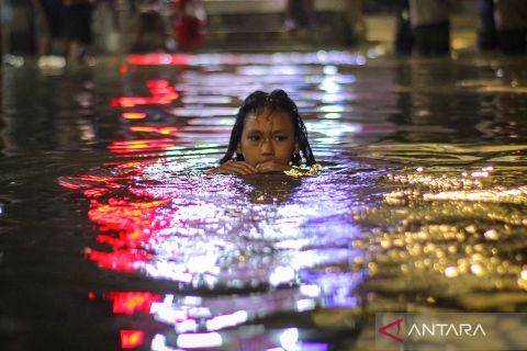 Banjir rob terjang Muara Angke