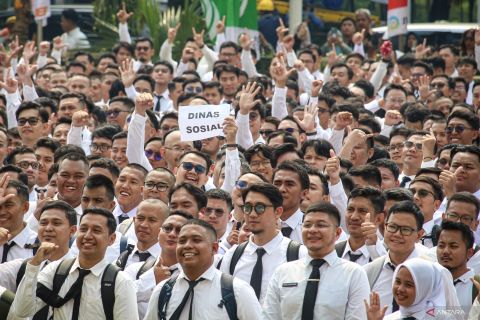 Wajah sumringah hiasi penyerahan SK CPNS