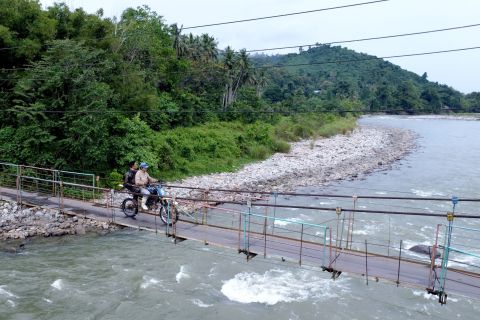 Ojek ekstrem tarif PP Rp800 ribu di pelosok Bone Bolango