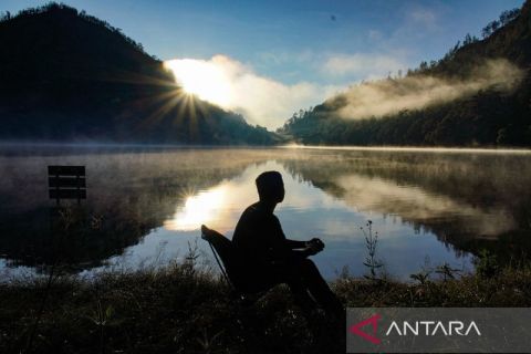 Minimalisasi kerusakan lingkungan, TNBTS mewajibkan pendampingan bagi wisatawan pendakian Semeru