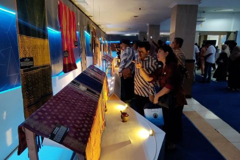 Ratusan kain tradisional dipamerkan di Museum Ranggawarsito Semarang