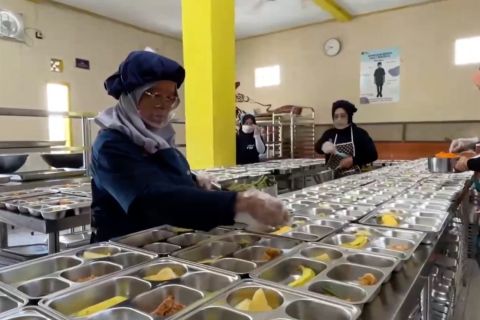 BGN perketat bahan baku MBG dan latih penjamah makanan