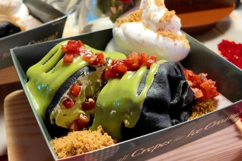 Dua jenama kolaborasi bikin 'bantal hitam' yang nikmat dikunyah