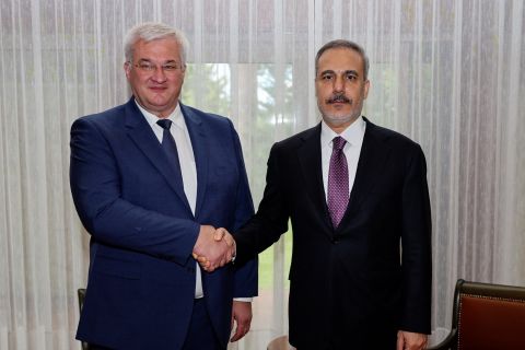 Menlu Turki dan Ukraina bahas perundingan damai dengan Rusia