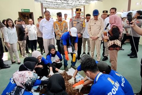 Menteri P2MI minta seluruh pihak sosialisasikan risiko PMI ilegal