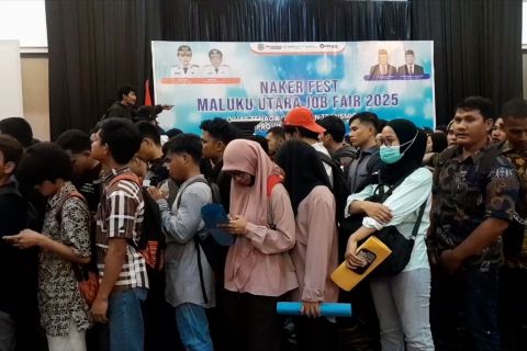 Ribuan pencari kerja serbu Maluku Utara Job Fair 2025 di Ternate