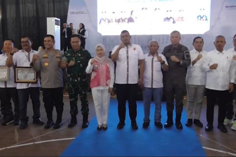 Gubernur Sumut terima pernyataan sikap buruh saat buka Job Fair 2025