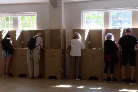 Warga Australia berikan suara dalam pemilihan nasional