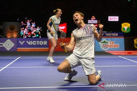 Ganda campuran Prancis Thom Gicquel  dan Delphine Delrue juarai Indonesia Open